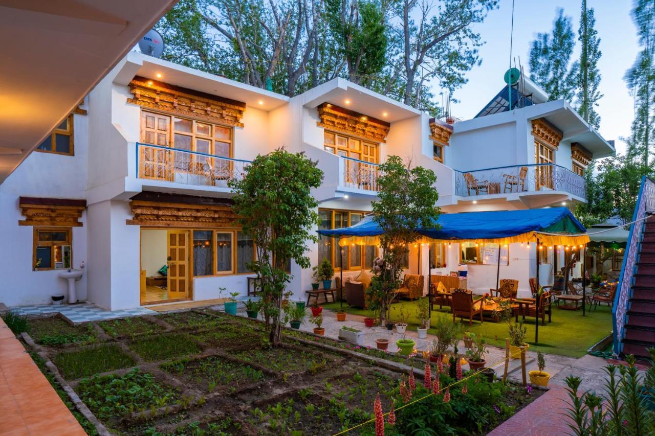 Rainbow Hostelier Leh Esterno foto