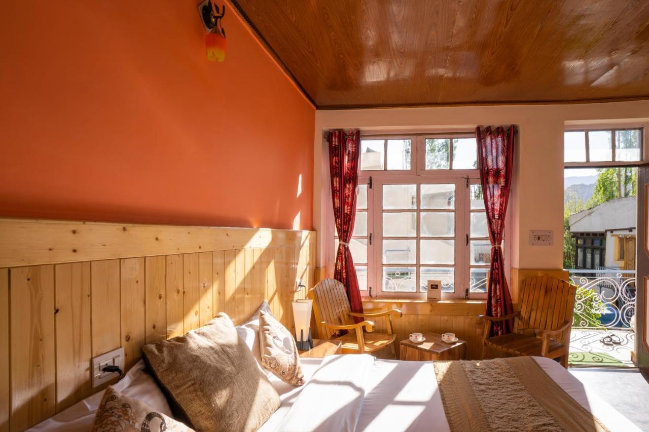 Rainbow Hostelier Leh Esterno foto
